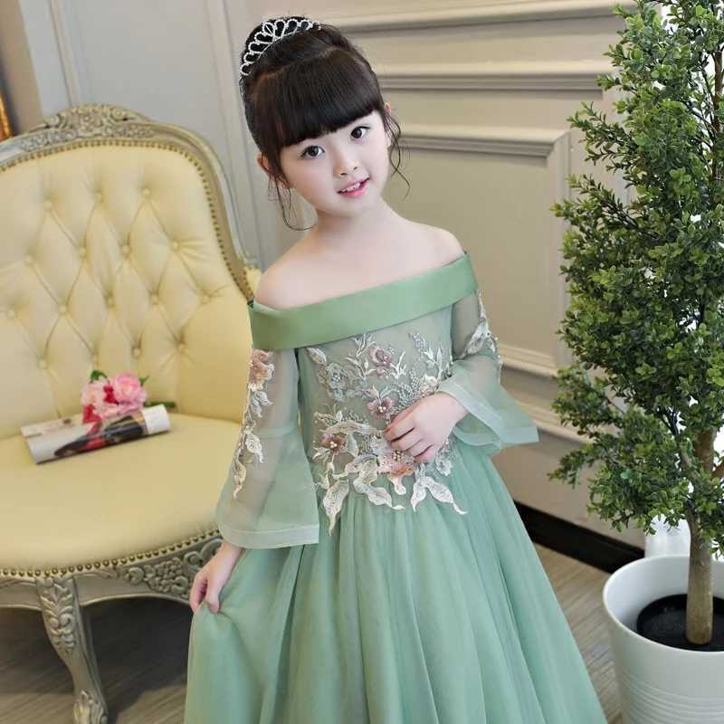 Elegant Long Green Flower Girl Dresses Boat Neck Tulle Full Sleeves with Flower Appliques Ball Gown Floor Length Custom Made for Wedding Party