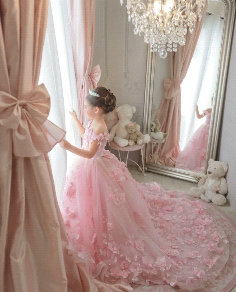 Princess Pink Flower Girl Dresses Elegant Off Shoulder Lace Appliques Handgjorda blommor Formella barn Födelsedagsfestklänningar Toddler Pageant Dress BC18094