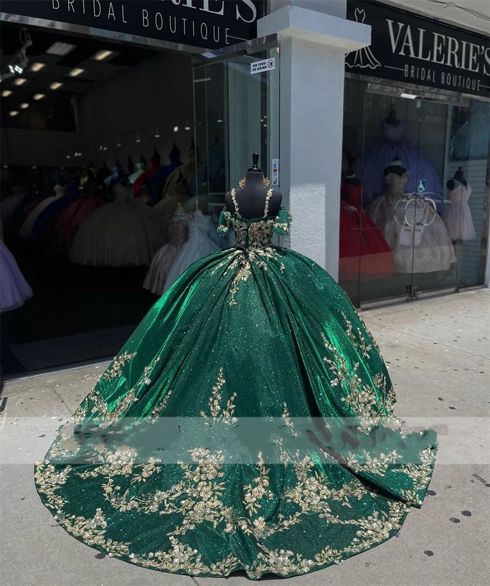 Elegant Shinny Spaghetti Green Quinceanera Dresses With Gold Appliques 2024 Ball Gown Sweet 16 Dresses Corset Princess vestidos de 15