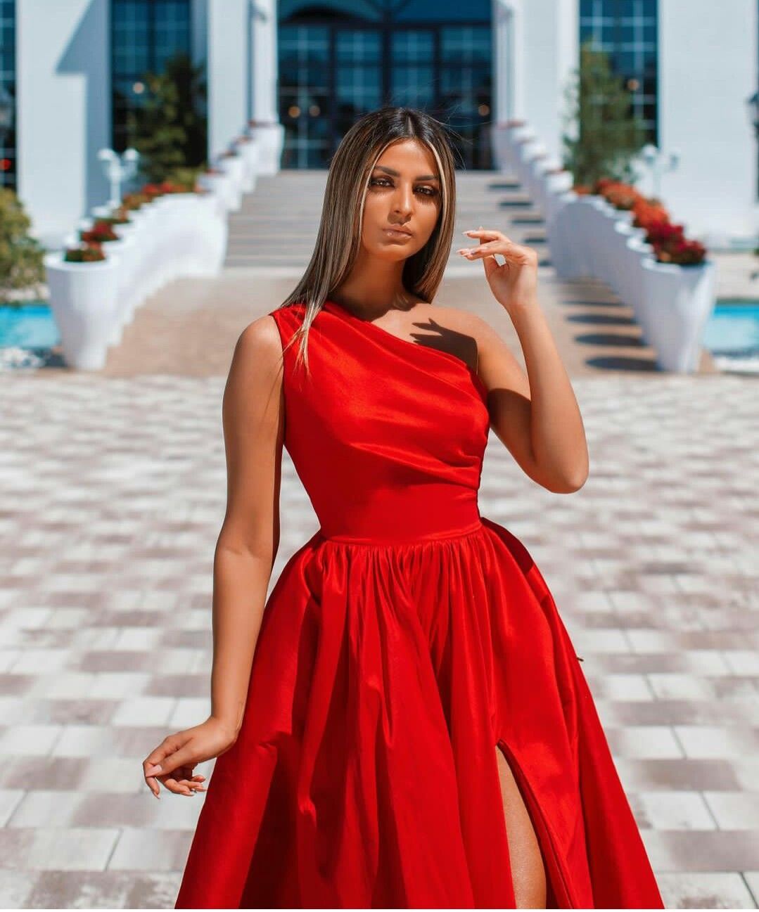 2024 vermelho vintage vestidos de noite usar um ombro cetim sem mangas vestido de baile lado split personalizado formal vestido de baile vestidos de noite trem varredura