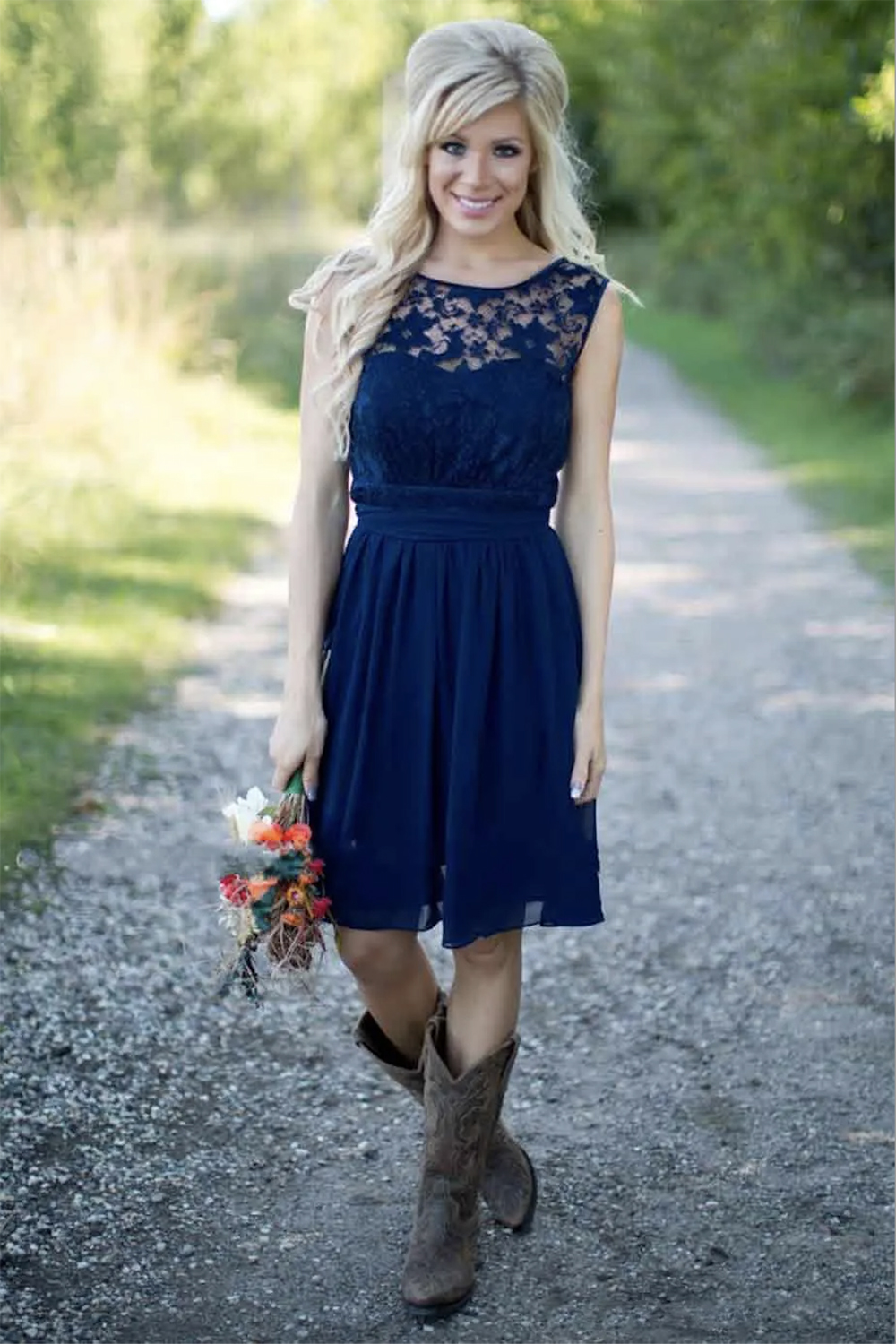 Cheap Lace Country Vestidos de dama de honra 2024 azul marinho curto damas de honra vestido na altura do joelho vestidos de honra sob 100 vestidos de festa de renda sexy