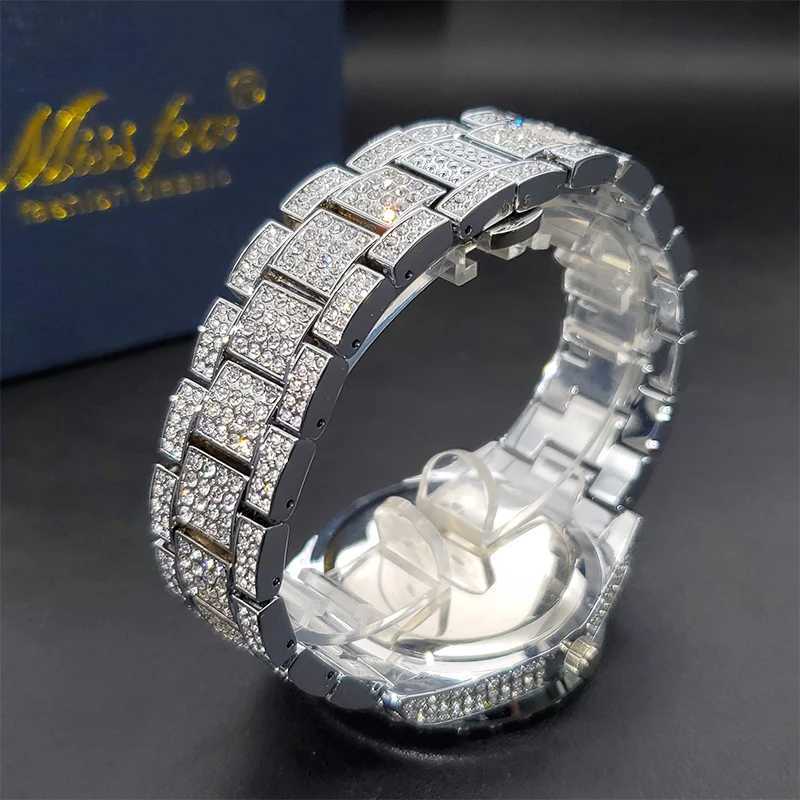 Autres montres Hommes de luxe Montre Bling Big Diamond Montres à quartz Homme Hip Hop Rock Élégant Calendrier étanche Montres-bracelets Dropshipping J240131