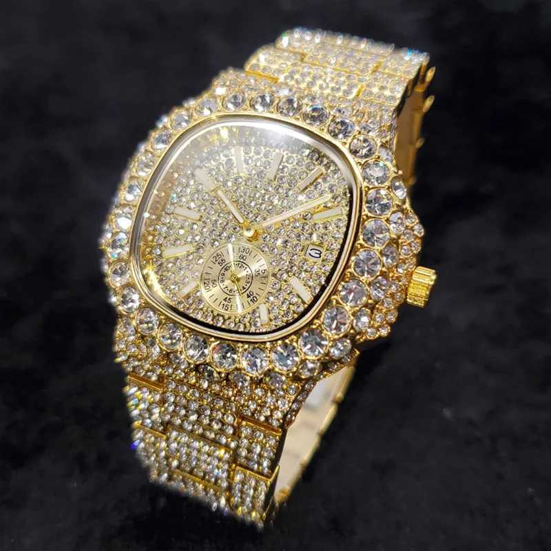 Other Watches Luxurious 18K Gold Plated Watches Men Popular Hip Hop Diamond Quartz Watch High End Iced Out Stainless Steel Clock Dropshipping J240131