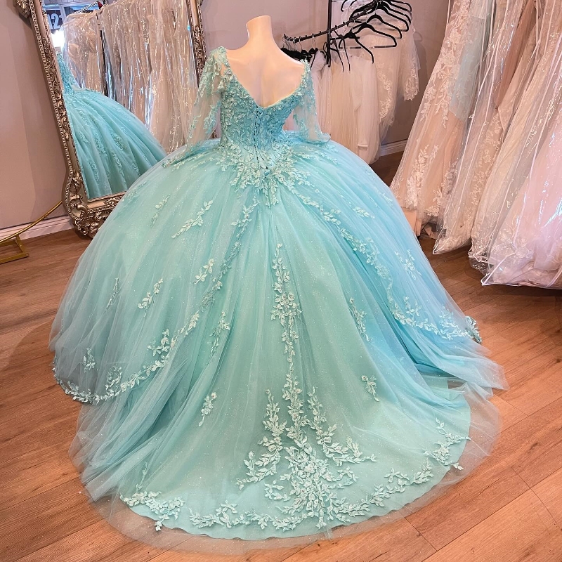 Aqua Blue Shiny Quinceanera Dresses Sweet 16 Prom Evening Gowns Långärmad Applique Lace Tull Vestidos de 15 Anos Ball Gown