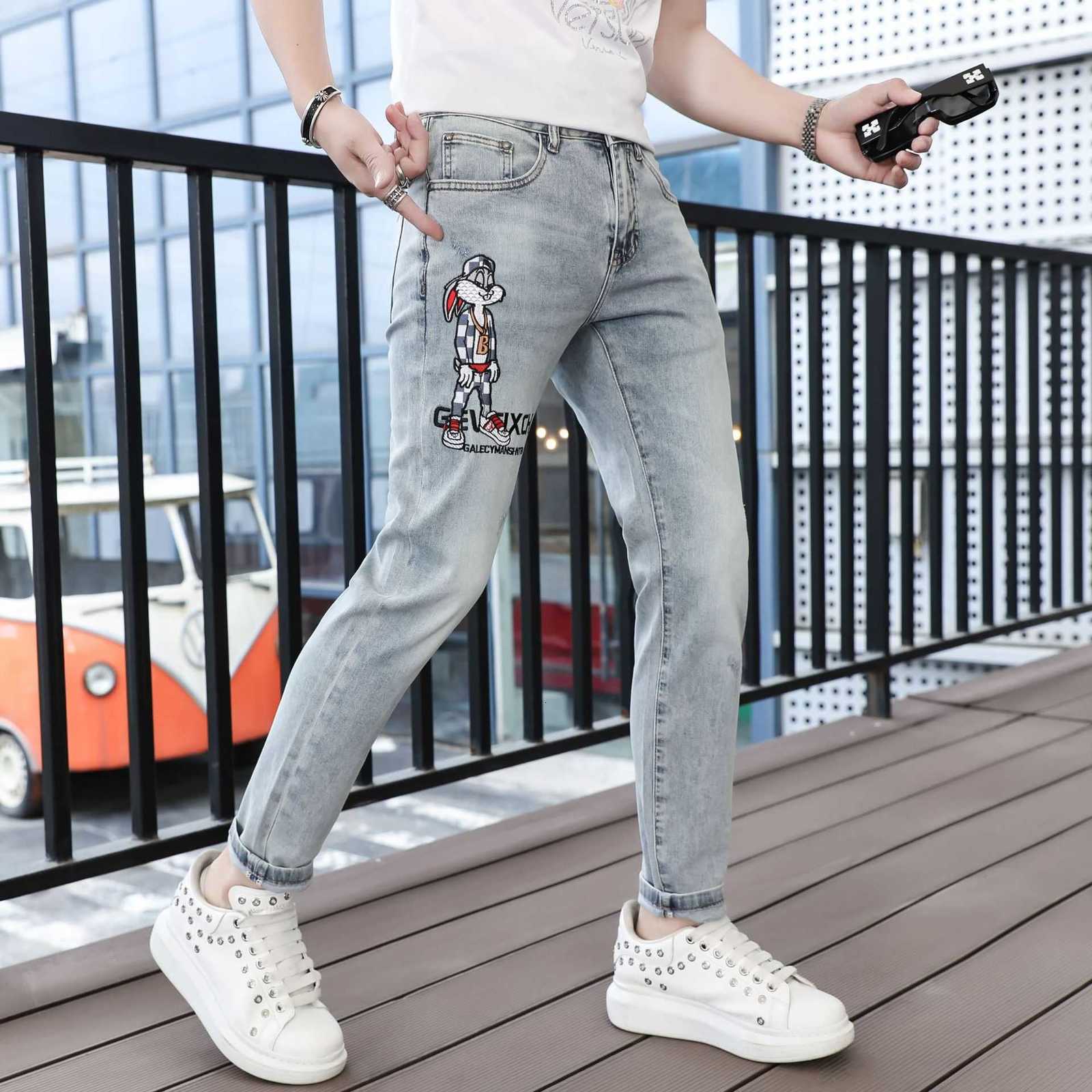 Designer Men's Jeans European summer new men's cropped pants fashion embroidered trend casual versatile 2024 slim edition luxury QPI0