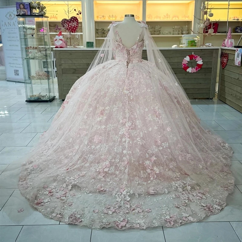 Pink Princess Sweetheart Ball Gown Quinceanera Dress with Cape Pärled Applices 3Dflower Tull Party Gowns Vestidos de 15 Anos