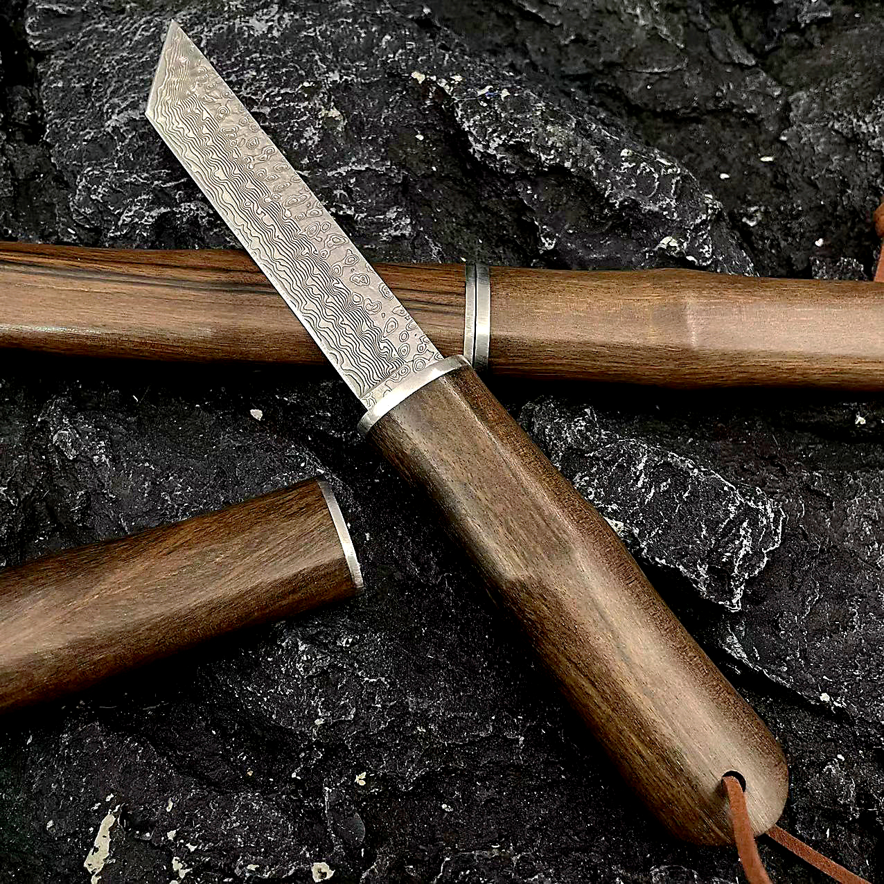 Toppkvalitet A2283 Survival Straight Knife Damascus Steel Tanto Point Blade Ebony med stålhuvudhandtag utomhusfasta bladknivar med trähölje