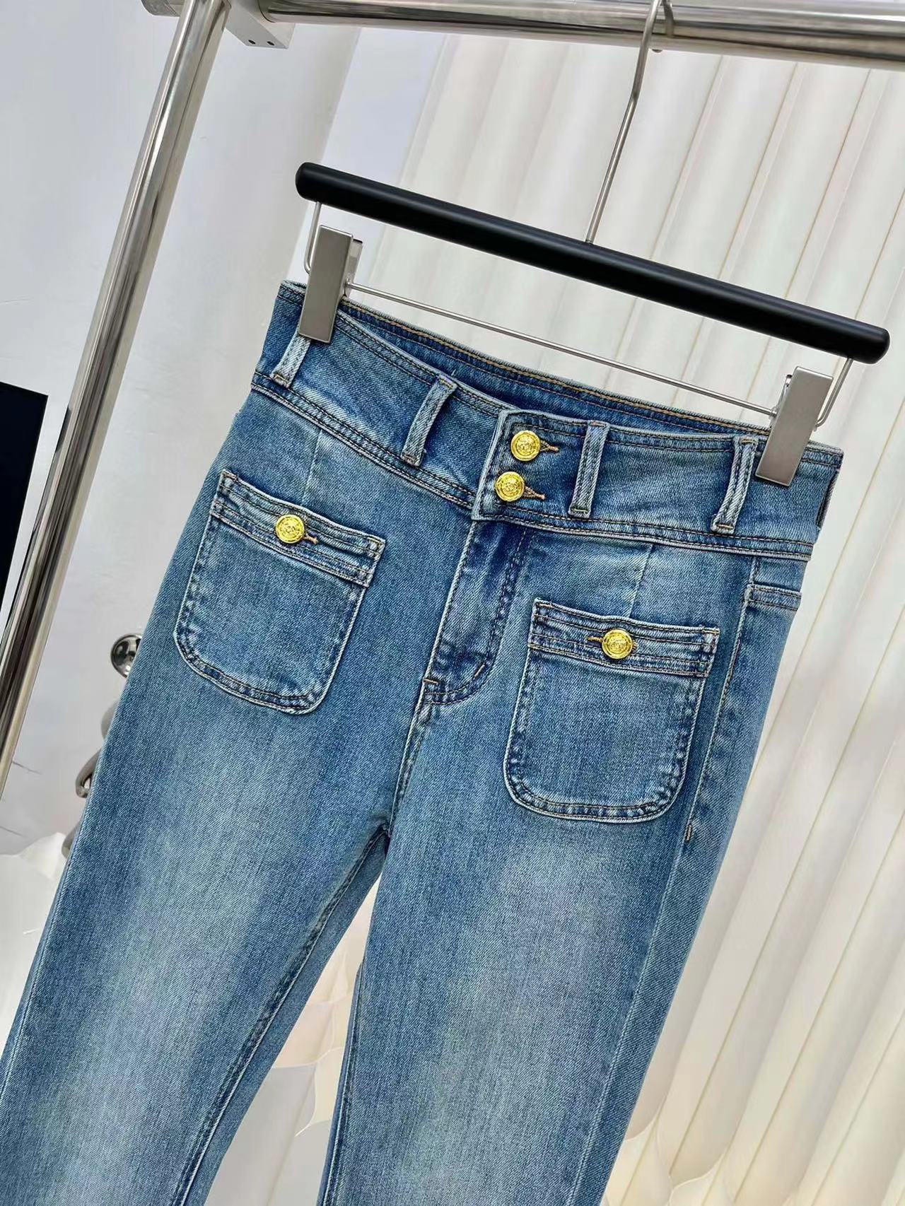 Frete grátis 2024 azul reto solto jeans feminino designer logotipo botões calças jeans femininas 3017