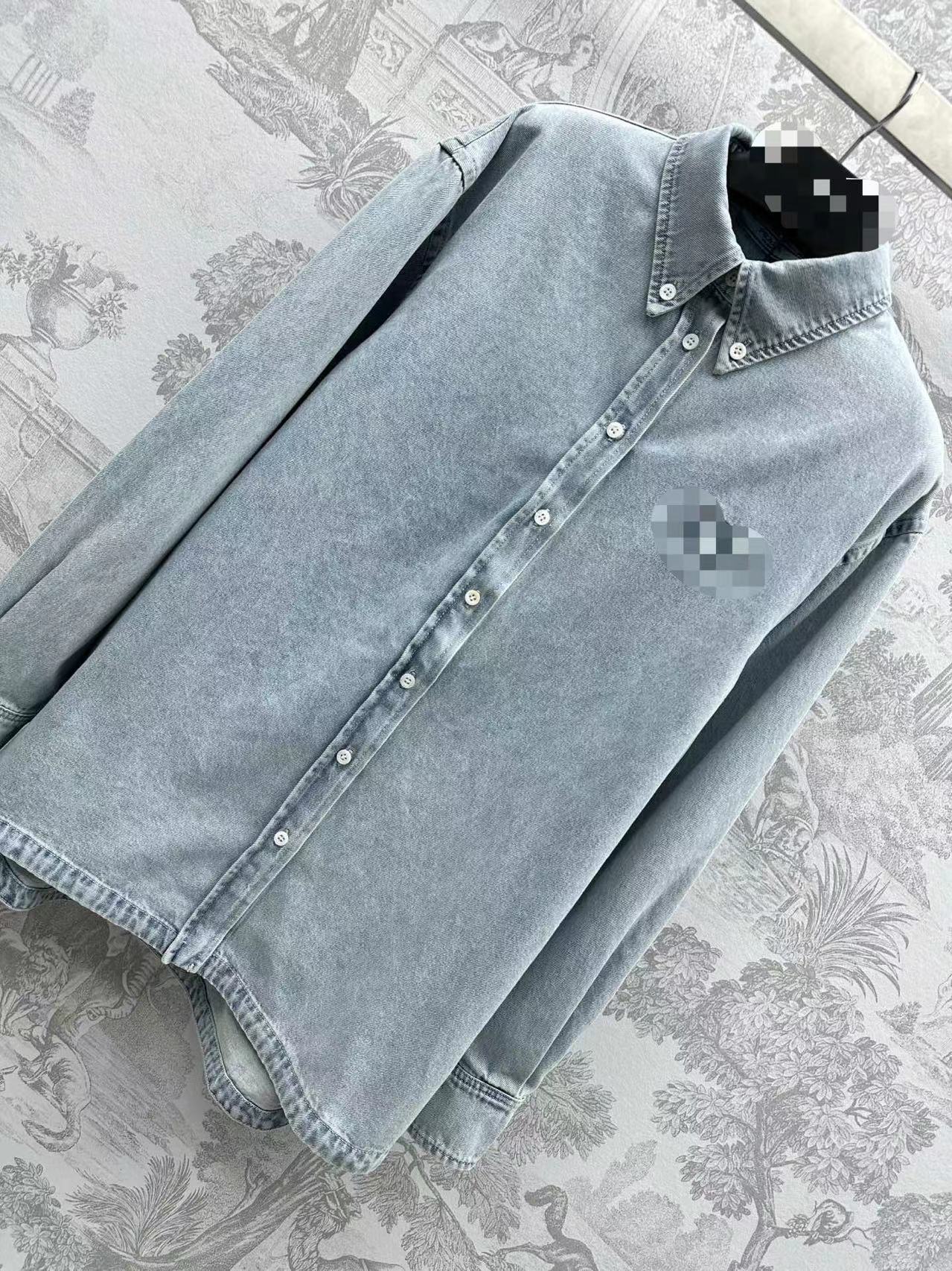 2024 Blue Denim Jacket Stake Tabel Neck Cardigans مصمم منفردة منفردة ذات الأكمام الطويلة سترات 30113