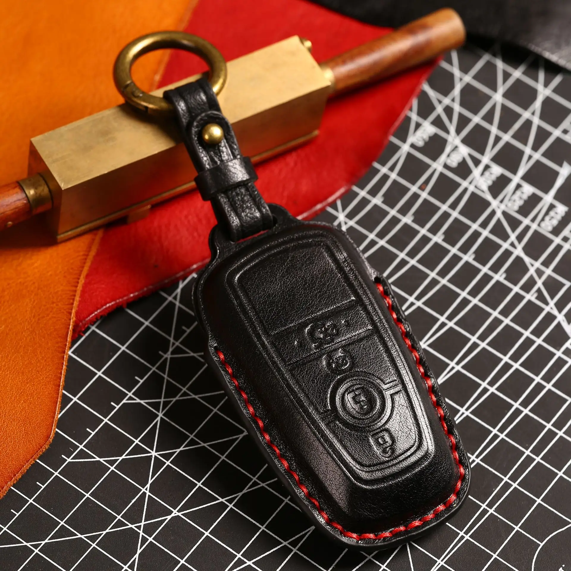 تغطية Carke Case Cover Fob Leather Keychain chain accessories for Ford Focus Explorer Edge Fusion F150 F250 for Lincoln Navigator