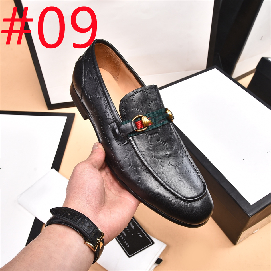 2024 Handgjorda män Party Luxury Patent Shoe for Designer Men italienska Oxfords Shoes Man Slip On Loafers Man Plus Size Point Toe Velvet Shoes Storlek 38-46