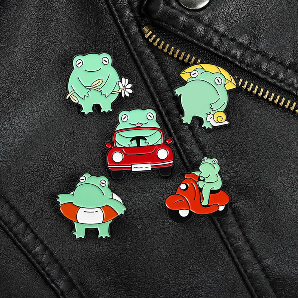 Neue Cartoon Niedliche Frosch Serie Brosche Kreative Mini Auto Schwimmen Kreis Geformt Gebackene Farbe Abzeichen