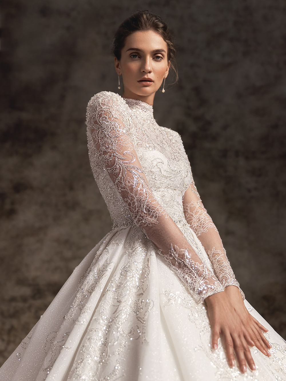 Elegante abito da sposa a-line con scollo a cuore Applicazioni di perline Abiti da sposa in pizzo lucido con maniche lunghe rimovibili Jecket può essere personalizzato