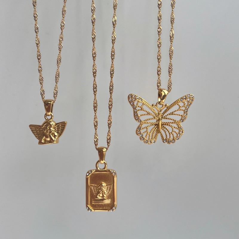 NYTT SOMMER INS NECKLACE 18K GULD PLATED Tarnish Free rostfritt stål Cupid Angel Pendant Halsband Vattentäta smycken för kvinnor