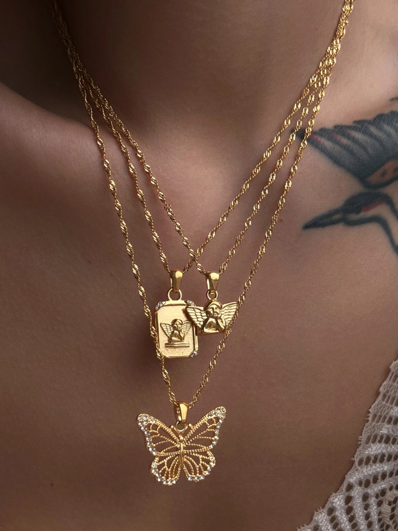 NYTT SOMMER INS NECKLACE 18K GULD PLATED Tarnish Free rostfritt stål Cupid Angel Pendant Halsband Vattentäta smycken för kvinnor