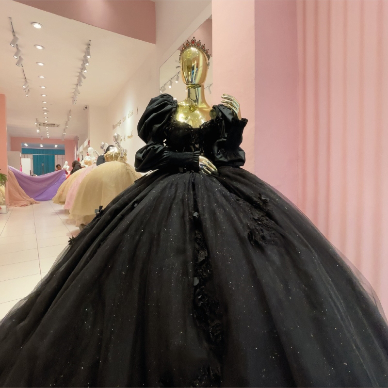 Robe De princesse noire Quinceanera, avec des Appliques De fleurs 3d, Corset à lacets, épaules dénudées, manches bouffantes, 2024, robes De bal De 15 ans