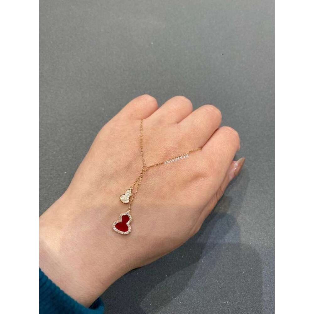 Projektant 18K Gold Calabash Red Agat Diamond Naszyjnik Kobiety Ekskluzywny Naszyjnik Luksusowy klasyczny Akcesoria biżuterii premium popularna marka modowa Prezent