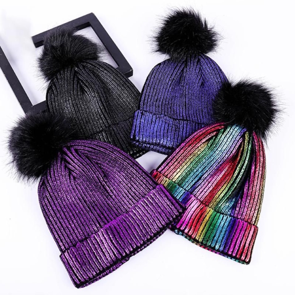 Gorros metálicos brillantes y suaves con bolas de pelo para mujer, gorros de ganchillo a prueba de viento para niña, pompón liso para otoño e invierno, gorro bonito de punto cálido 1693