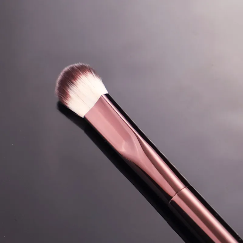 New VANISH SEAMLESS FINISH Concealer Makeup Brush Metal Handle Soft Bristles Angled Large Conceal Cosmetics Brush Beauty Tool