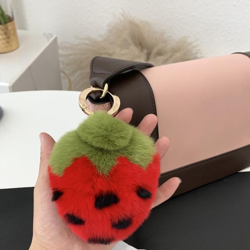 Nyckelringar ringenden Keychain Car-Charm-Edent Lady's Bag Pendant Real Rex Fashing Toy Strawberry Trincet221L