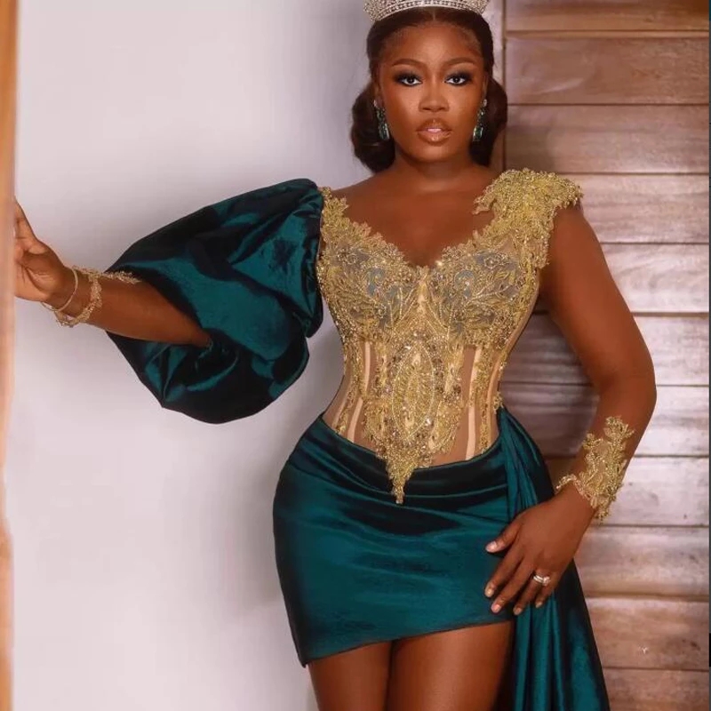 Superbes robes de bal en dentelle brodée d'or Aso Ebi Nigeria Robes de soirée formelles pour femmes noires avec manches bouffantes Mini robe de soirée de cocktail CL3349