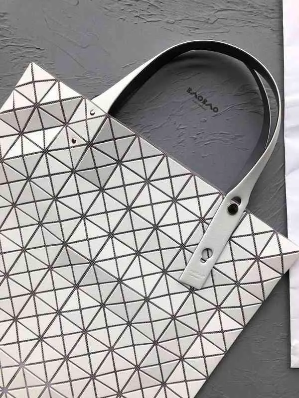 Designer Bags Miyake Life Totes Baobao 10 grid bag 10 Lingge portable shoulder7451006