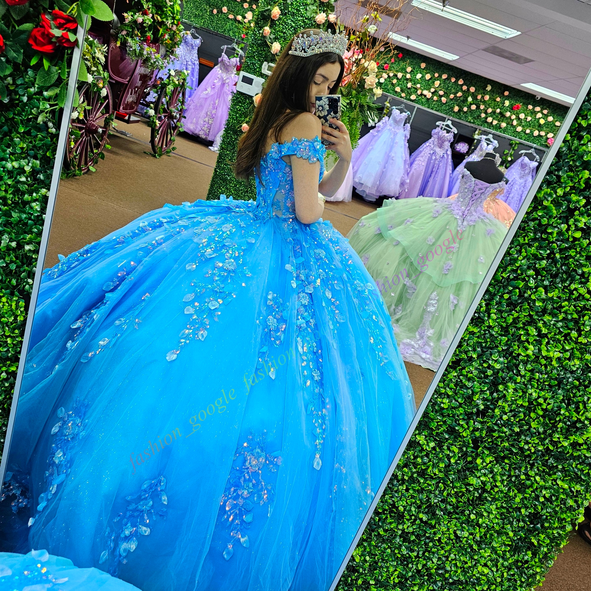 Quinceanera-Kleid mit 3D-Blumen-Pailletten-Applikation, glitzerndes Tüllball-Mexikanisches Quitten-Partykleid zum 15./16. Geburtstag für das 15. Mädchen, Drama, Winter, formeller Abschlussball, Gala, schulterfrei