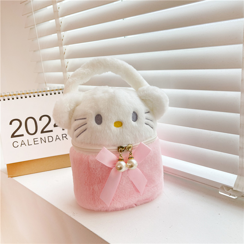 Hot selling cross-border wholesale creative new Kuromi makeup bag, 25cm plush toy bag, girl gift