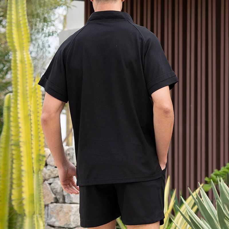 Fatos de treino masculinos Novo casual cor sólida waffle conjunto de duas peças para homens verão gola de manga curta T-shirt e shorts conjunto de moda masculina J240305