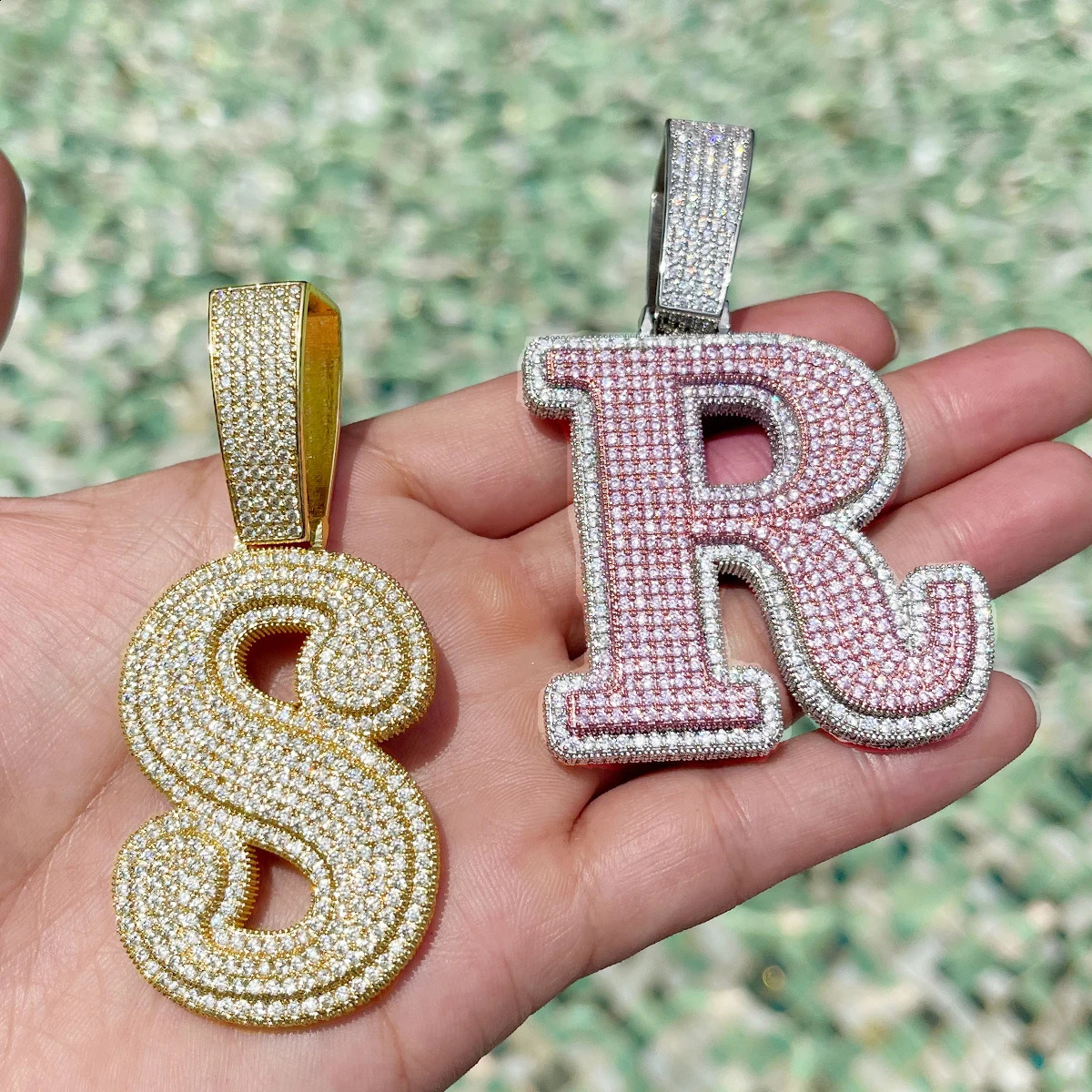 Bubble Letter smycken Enkelt halsband för kvinnor isade ut pendelling och sätter två lager Hip Hop Charms 240220