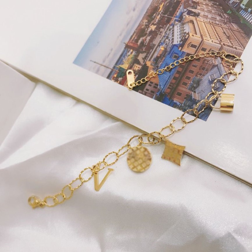 Alta qualidade designer design pulseira pulseiras mulheres pulseiras designers delicados carta jóias 18k banhado a ouro aço inoxidável weddin247f