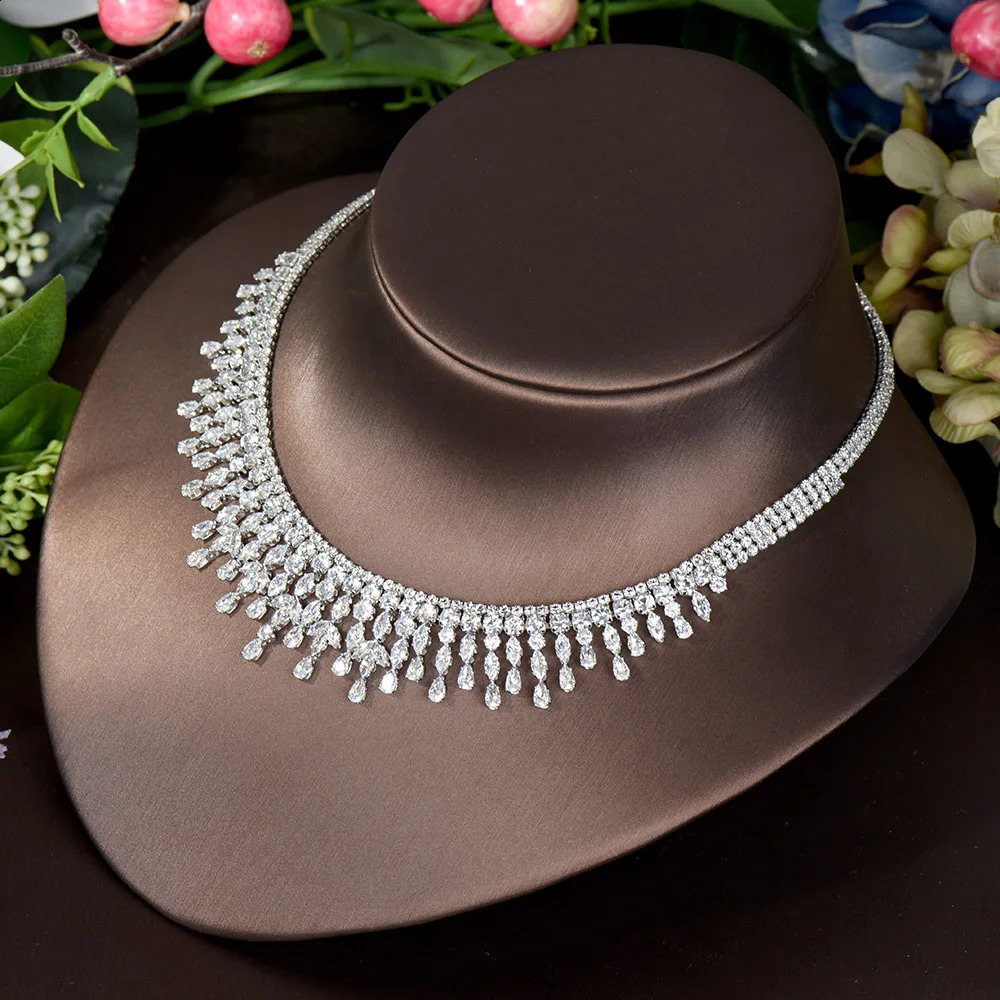 HIBRIDE mode feuille 4 pièces ensembles de bijoux pour Dubai femmes mariée mariage CZ boucle d'oreille collier parrure bijoux femme mariage N-1516 240228