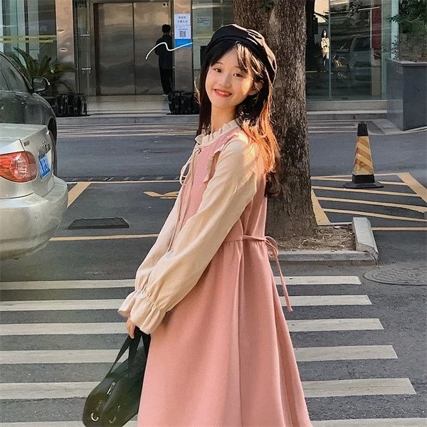 Sukienki 2022 Spring Koreańska sukienka macierzyńska Słodka potargana stojak kołnierz długi flary rękaw w ciąży