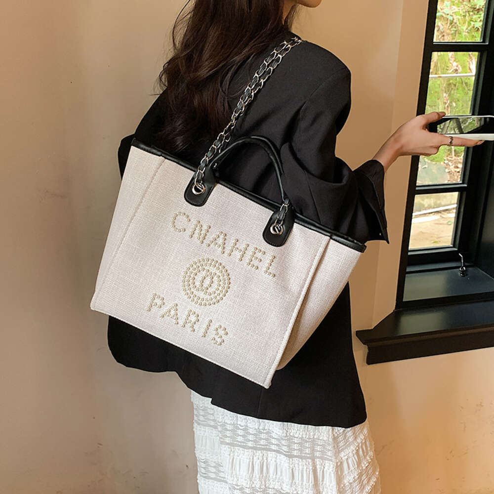 Factory Selling 50% Discount Brand Designer New Handbags Advanced Commuting High Capacity Bag New Womens Leisure and Foreign Style Shoulder Fashion Tote