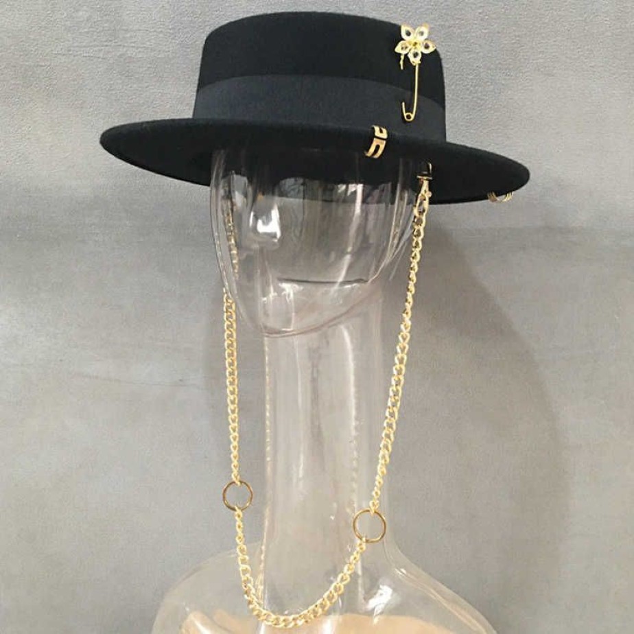 Черная фетровая фетровая шляпа для женщин из фетра, золотая брошь в виде цветка Чиан, шляпа-каноте, плоская шляпа с широкими полями в стиле свиного пирога, регулируемая классическая вечерняя шляпа 210238G