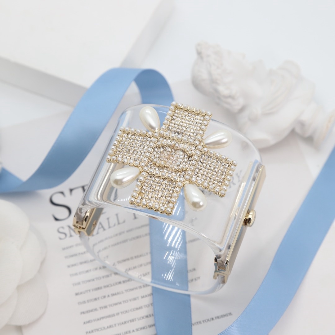 Европейская и американская мода преувеличивает широкое издание Xiaomi Pearl Water Diamond Прозрачный акрил Роскошный женский браслет высокого качества