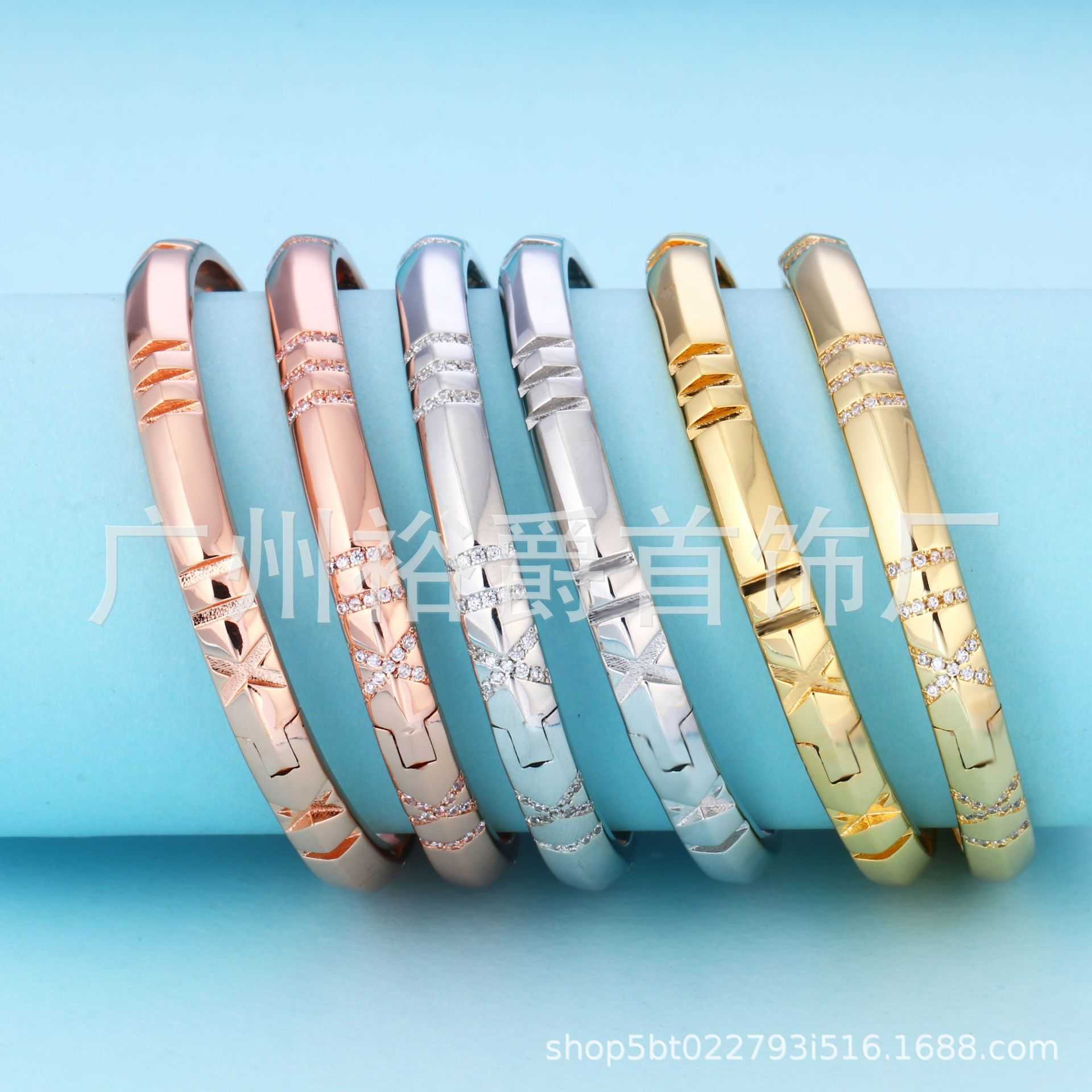 Hot Tiffay High Edition v Gold CNC Light Luxury and Simple Temperament Set with Diamonds Roman DigitalカップルTi Bracelet 07hh