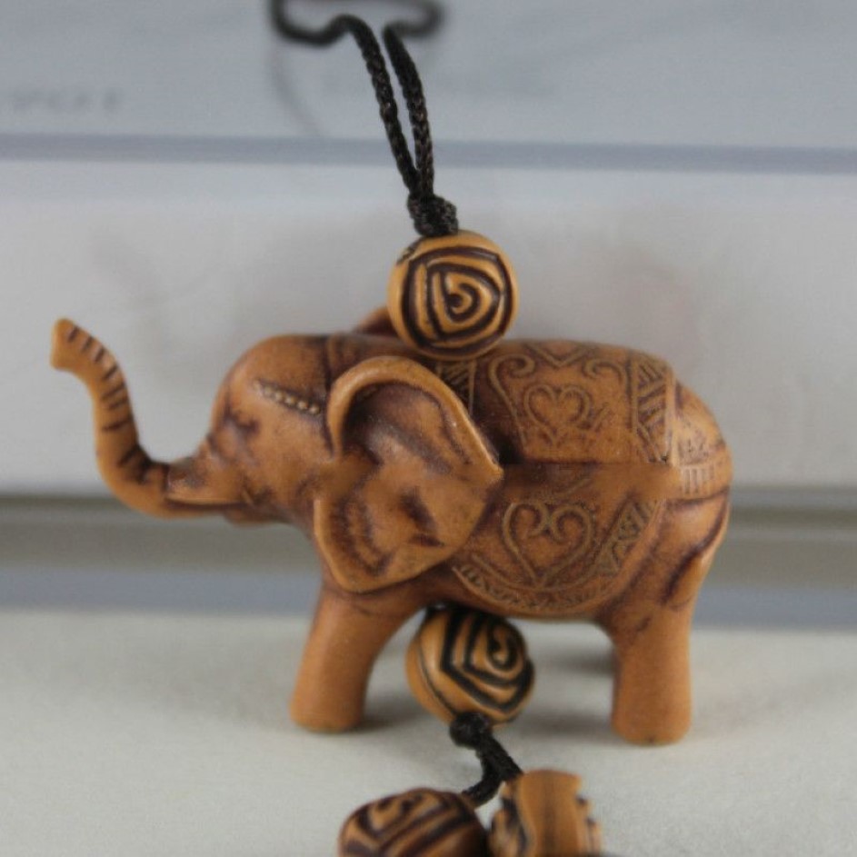 Lucky Elephant Carving Wooden Pendant Keychain Key Ring Chain Evil Defends Gift3032