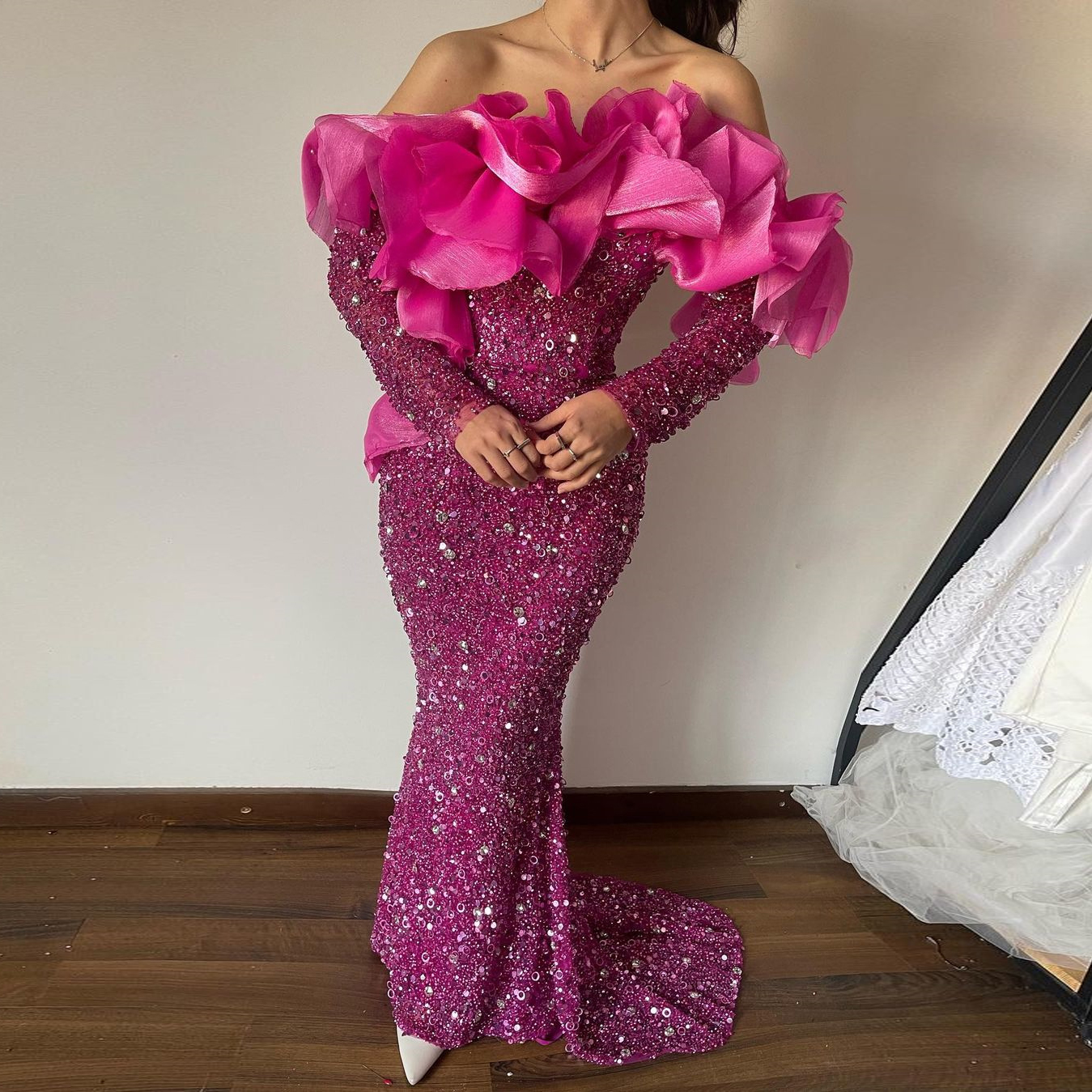Sparkly Roze Zeemeermin Prom Dress 2024 Voor Vrouwen Strapless Lange Mouwen Lovertjes Formele Avondjurken Celebrity Partij Jassen