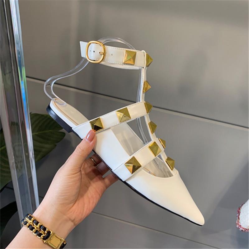 Baotou Sandals Women's 2024 New Riveted European and American Flat Shoes Low Heel Walking Show Sharp Head Style Single Shoes