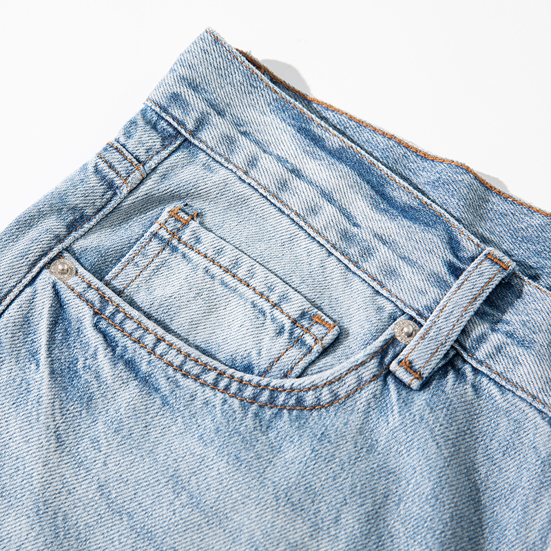 Classic light colored American minimalist washed men's jeans from spring and summer