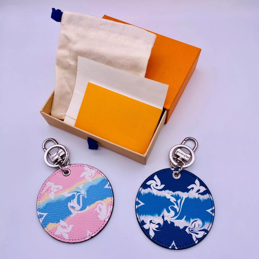 Varumärkesdesigner Letter Print Blue Pink Simple Car Keychain Bag Pendant Charm smycken Key Ring Holder Pu Leather Key Chain Accessori3247