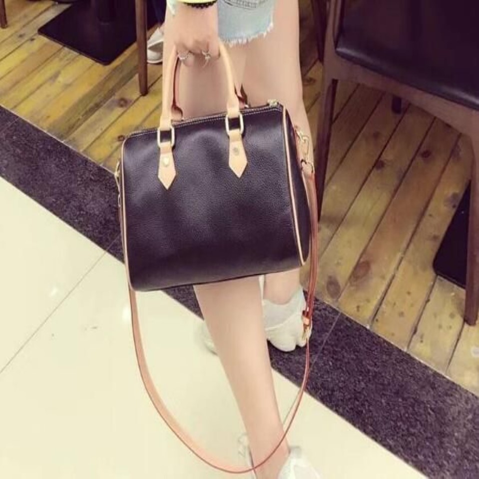 Women Brown designer messenger luggage bags women Travel pillow bag Shoulder Bags Lady Totes handbags Size 35cm With Shoulder Stra244H