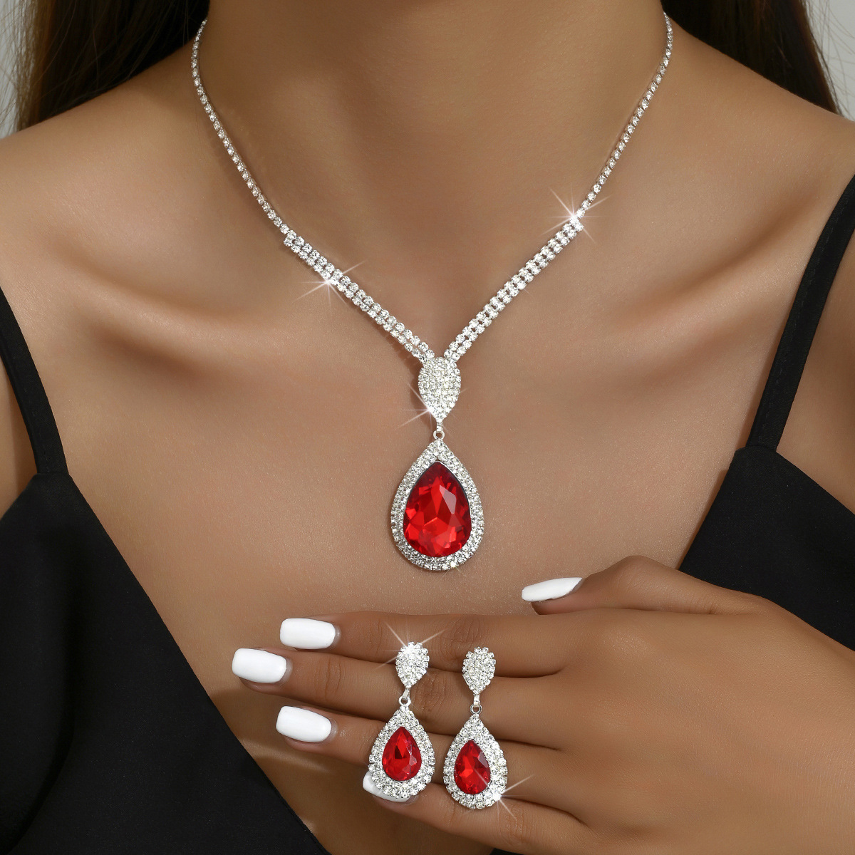 Set di gioielli in cristallo a goccia alla moda Set di gioielli con orecchini di collana di strass rosso blu scintillante accessori di abbigliamento da sposa da damigella d'onore