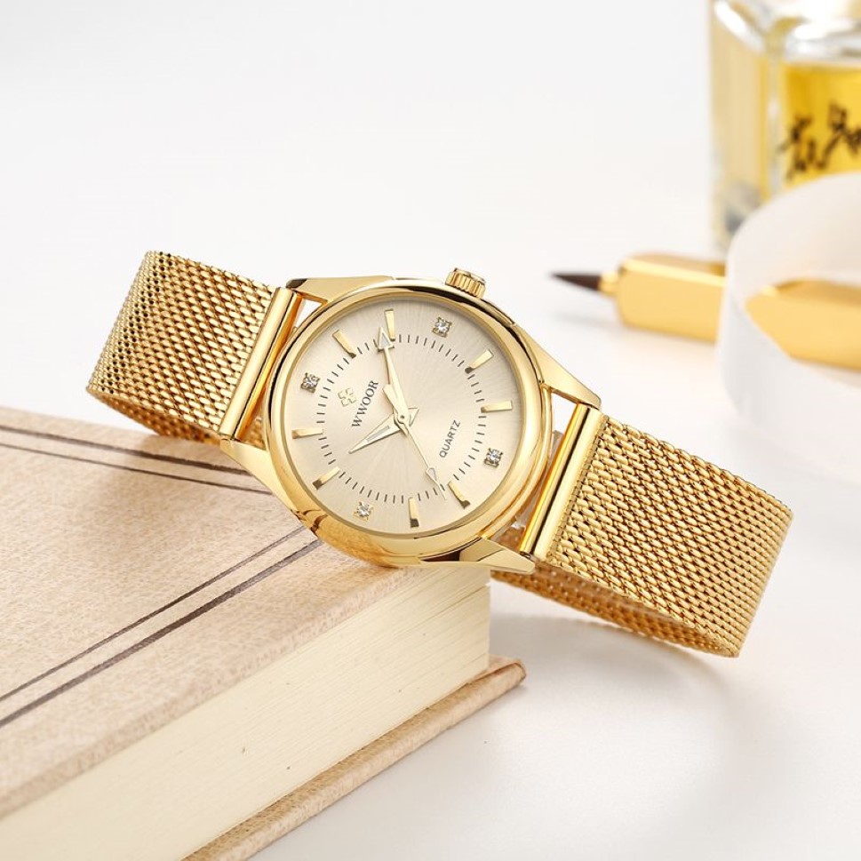 Wwoor Luxury Brand Dress Gold Watch Ladiesエレガントなダイヤモンド小さなクォーツリストウォッチフォー女性スチールメッシュクロックZegarek Damski 22214Q
