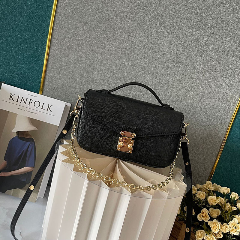 Pochette East West Omuz Çantası Kadın Tasarımcı Crossbody Bags Lüks Marka Çapraz Vücut Çantalar Moda Zinciri Tavalar Kadın Gündelik Çantası Klasik Vintage Crossbody Cüzdan