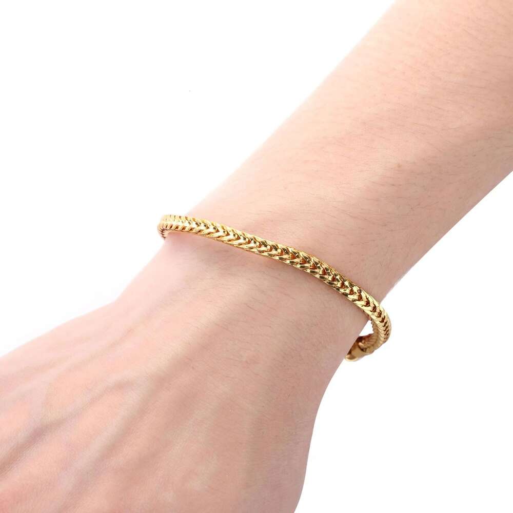 Mannelijke Koreaanse versie Trendy studentenpersoonlijkheid Cool, eenvoudig en veelzijdig 2 mm fijngeweven mannelijke sieraden titanium stalen armband