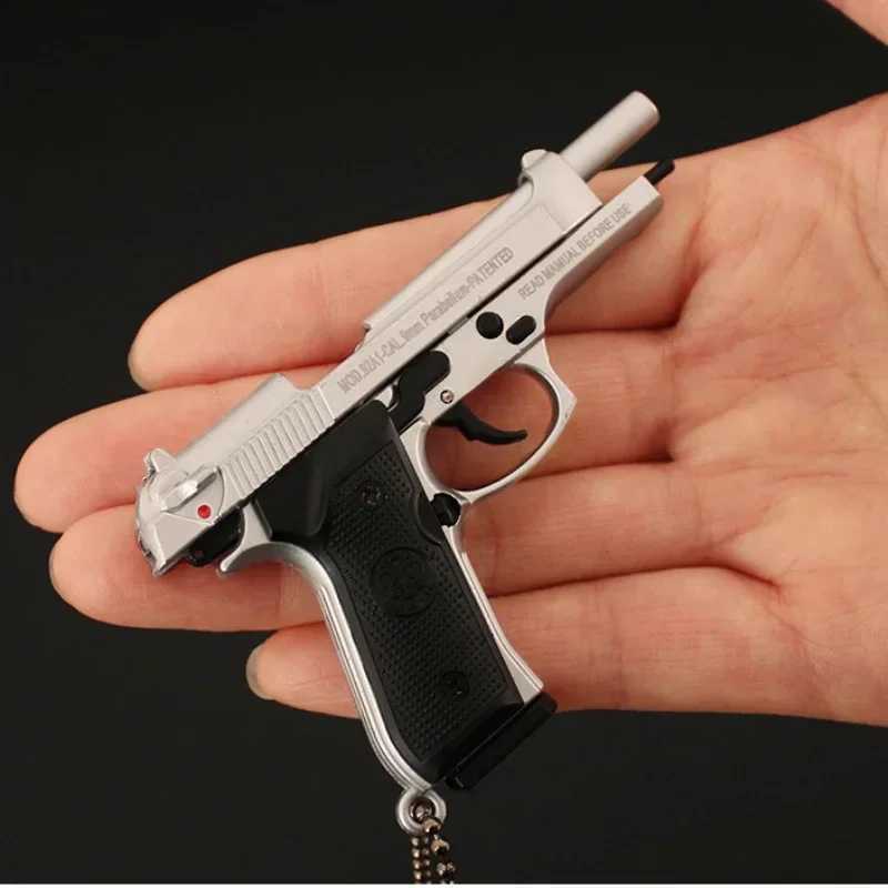 Toys 1 3 Mini 92F Model Alloy Detachable Mounting Keychain Pendant Metal Toy Gun Decoration Gift Bags For Boys 2400308