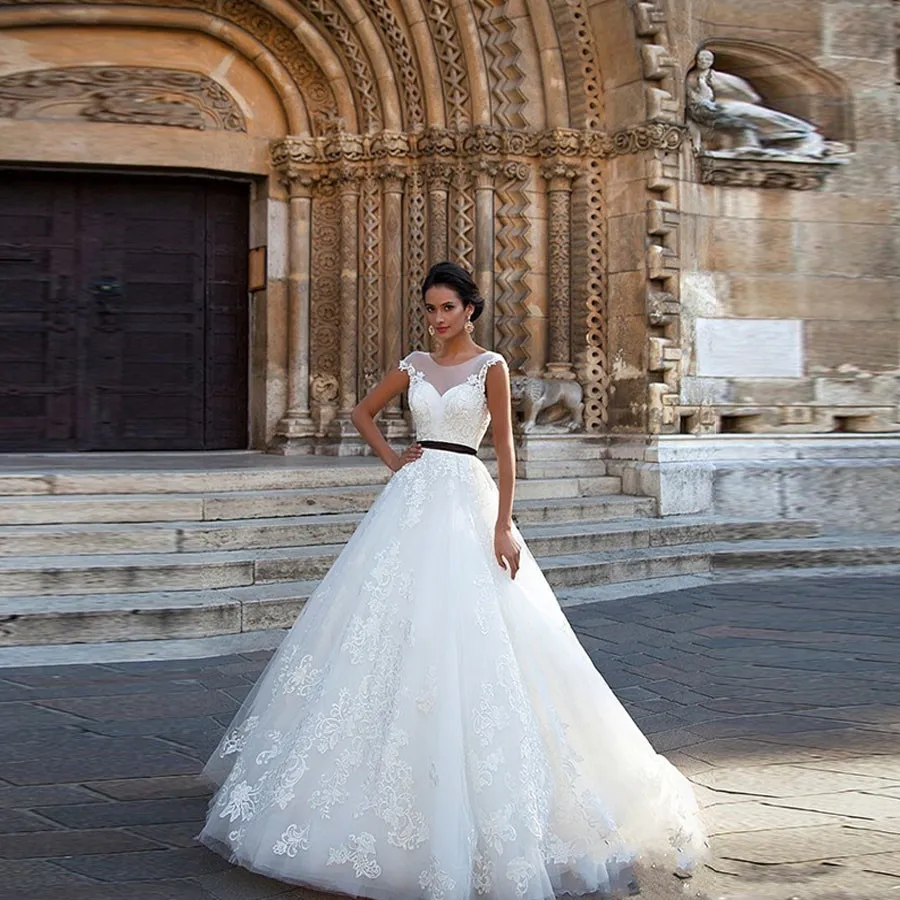 Vestido De Novia Abito da sposa a-line Scollo a illusione Casamento Abiti da sposa in pizzo Abito da sposa con applicazioni di fascia nera senza schienale sexy