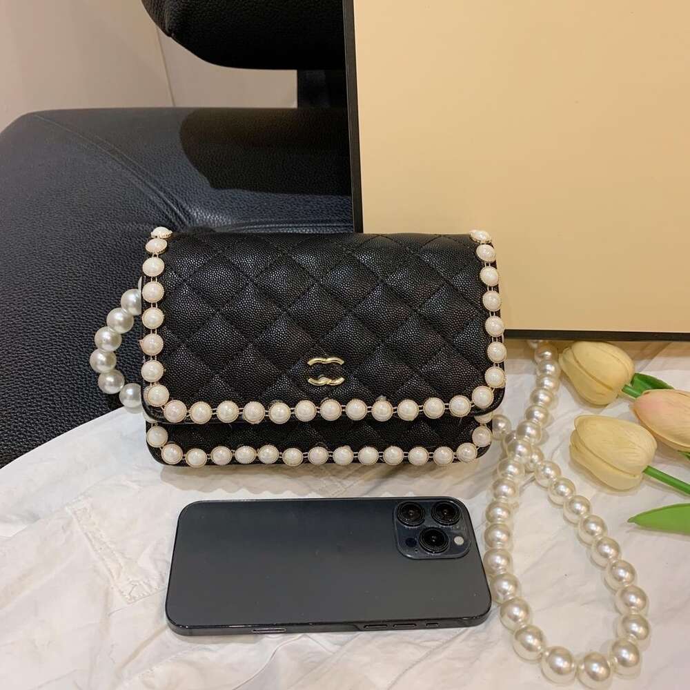 Factory Shop Direct Store Liten Dign Pearl Chain Bag Ny typ In Fashionable Small Fragrant Wind Rhombus Cross Shoulder Square Kvinna